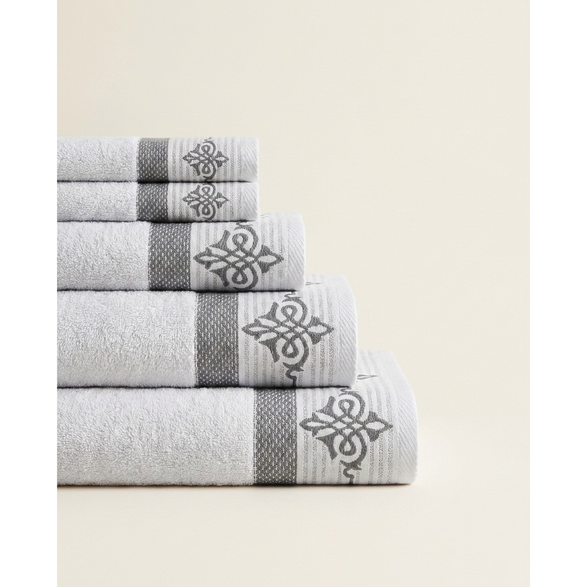 Linoa Raha 450 GSM cotton towel, folded stack