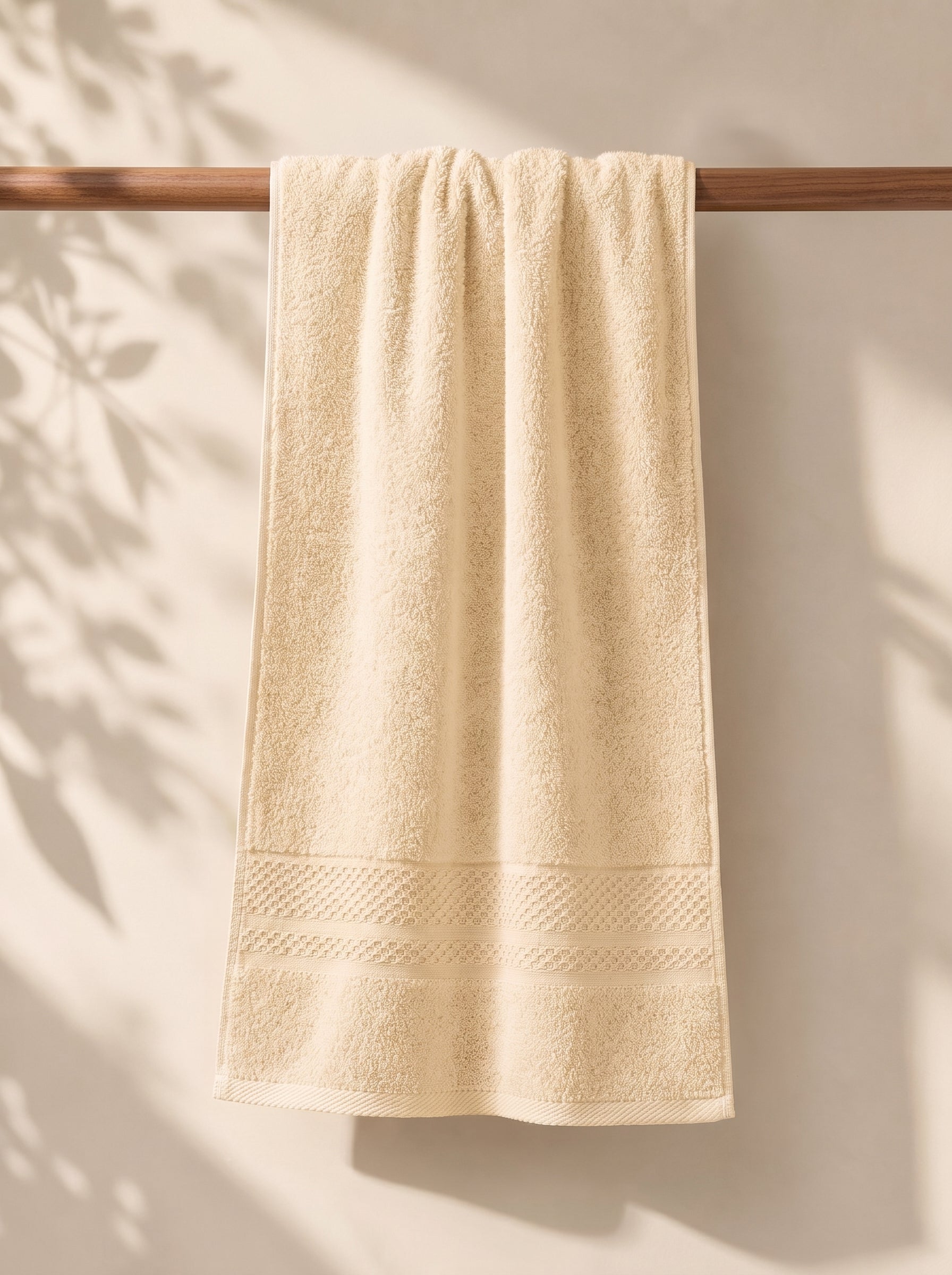 Naeem 550 bath towel, Cream