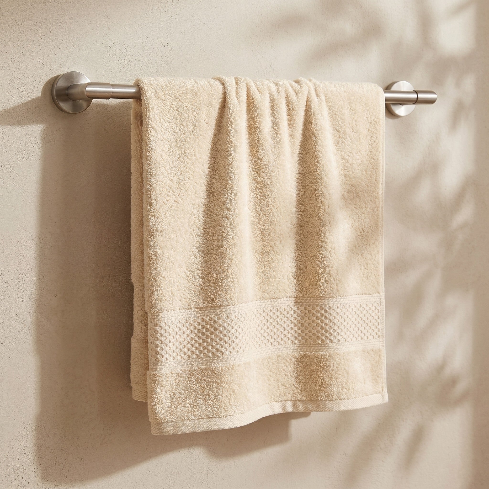 Linoa Everyday Naeem — Cream, hanging