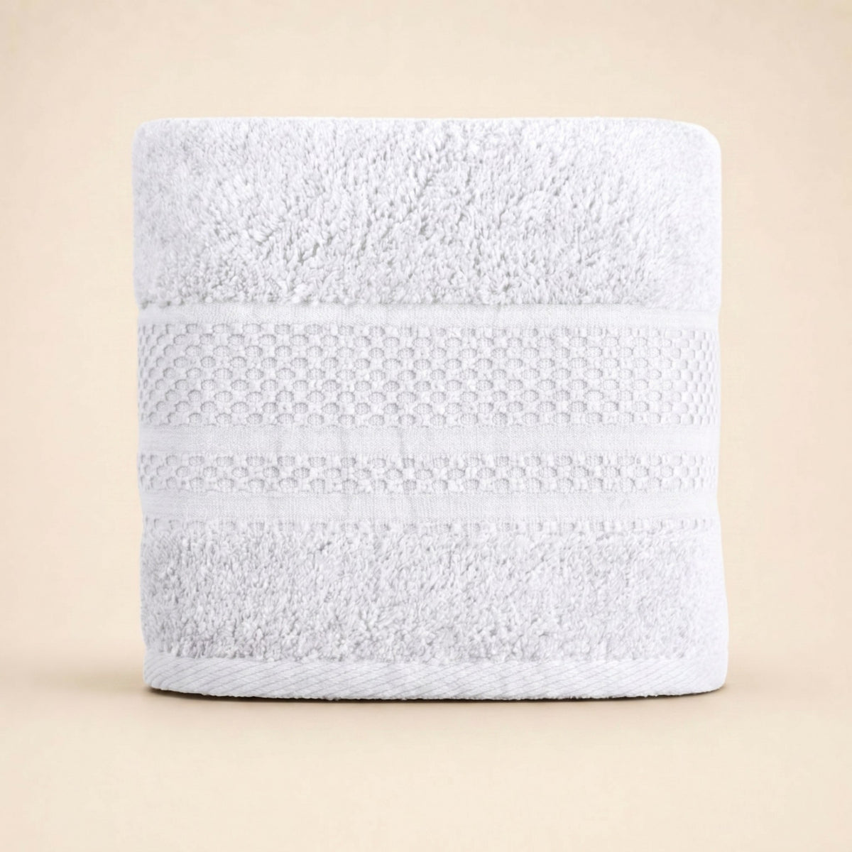 Linoa 550 Naeem in white 100% cotton towel, studio product shot