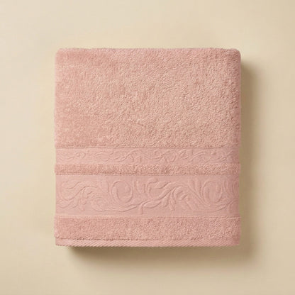 Linoa 550 Reesha Feather in blush pink 100% cotton towel, studio product shot