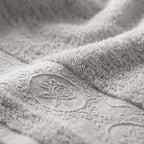 Linoa 650 Fakhm Luxe in grey 100% cotton towel, macro close-up of the cotton pile