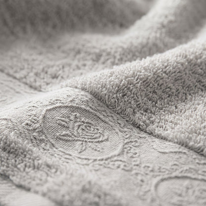 Linoa 650 Fakhm Luxe in grey 100% cotton towel, macro close-up of the cotton pile