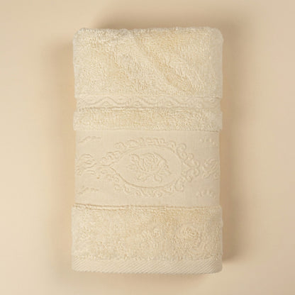 Linoa 650 Fakhm Luxe in off-white 100% cotton towel, studio product shot