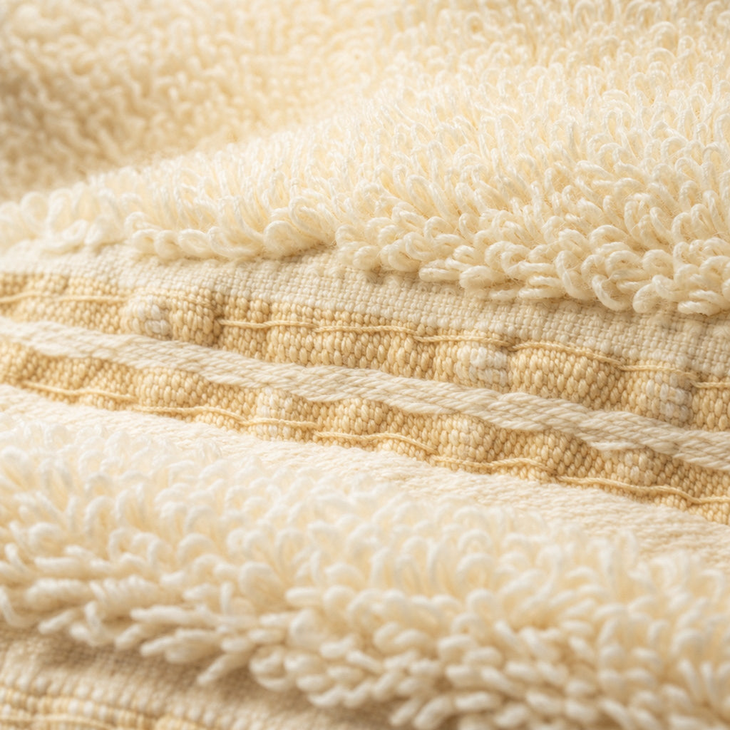 Linoa Majlis Sahb — weave macro — Off-white