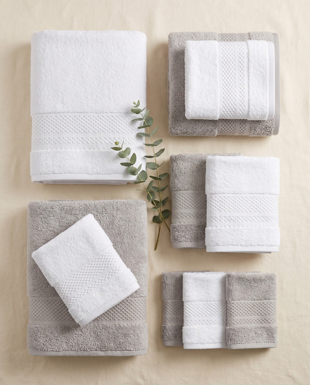 Linoa Family · Naeem in White & Grey — flat-lay