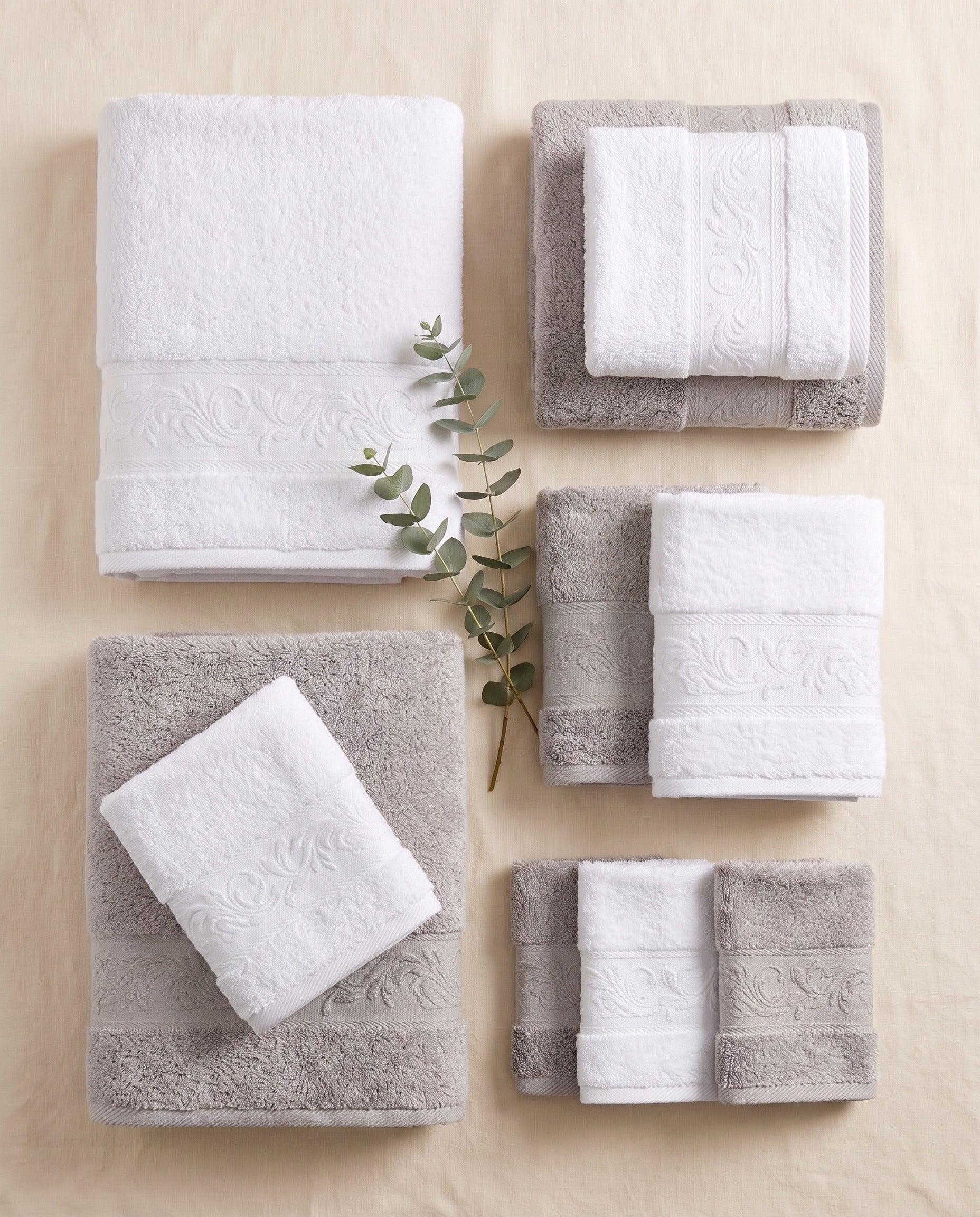 Linoa Family · Reesha in White & Grey — flat-lay