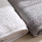 Linoa Family · Reesha in White & Grey — weave detail