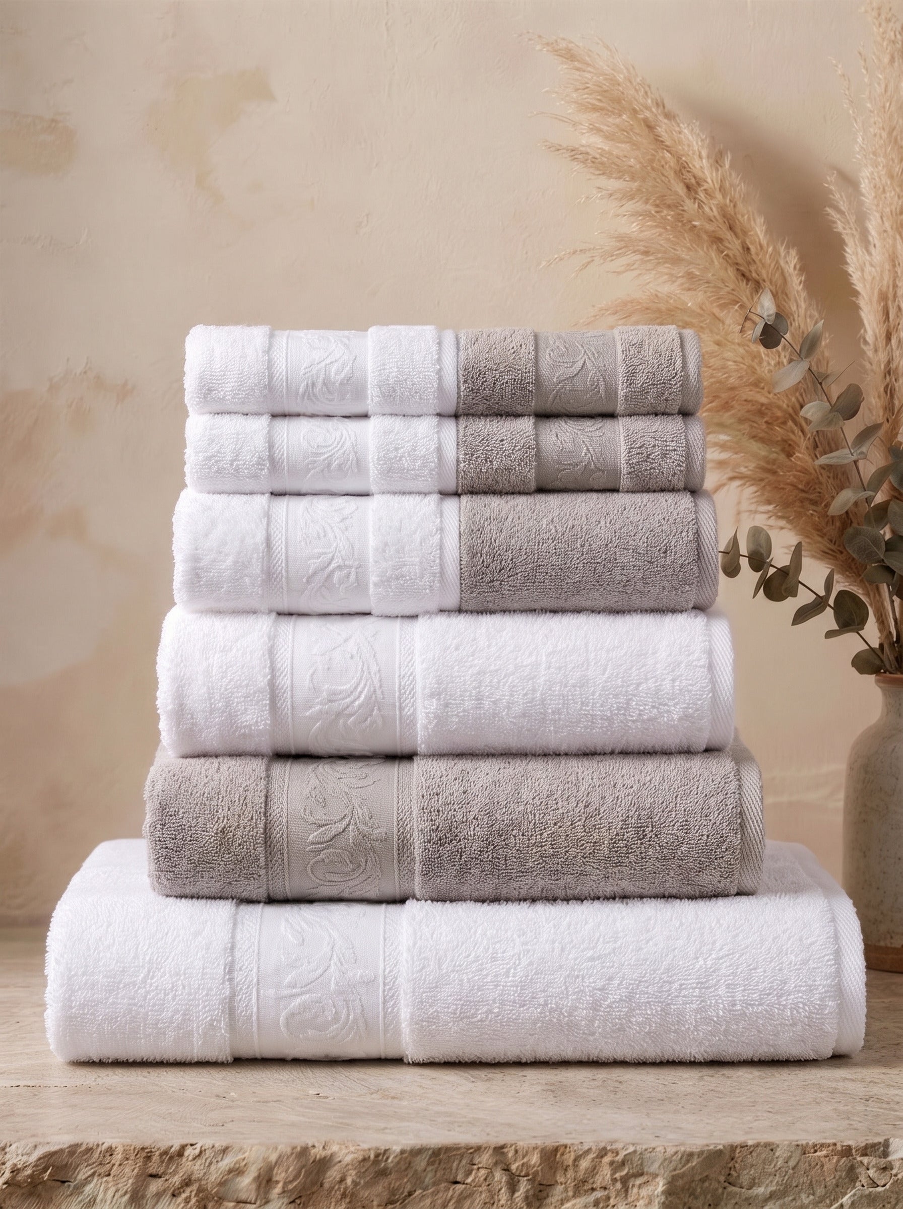 Family Reesha set with 4 extra face towels