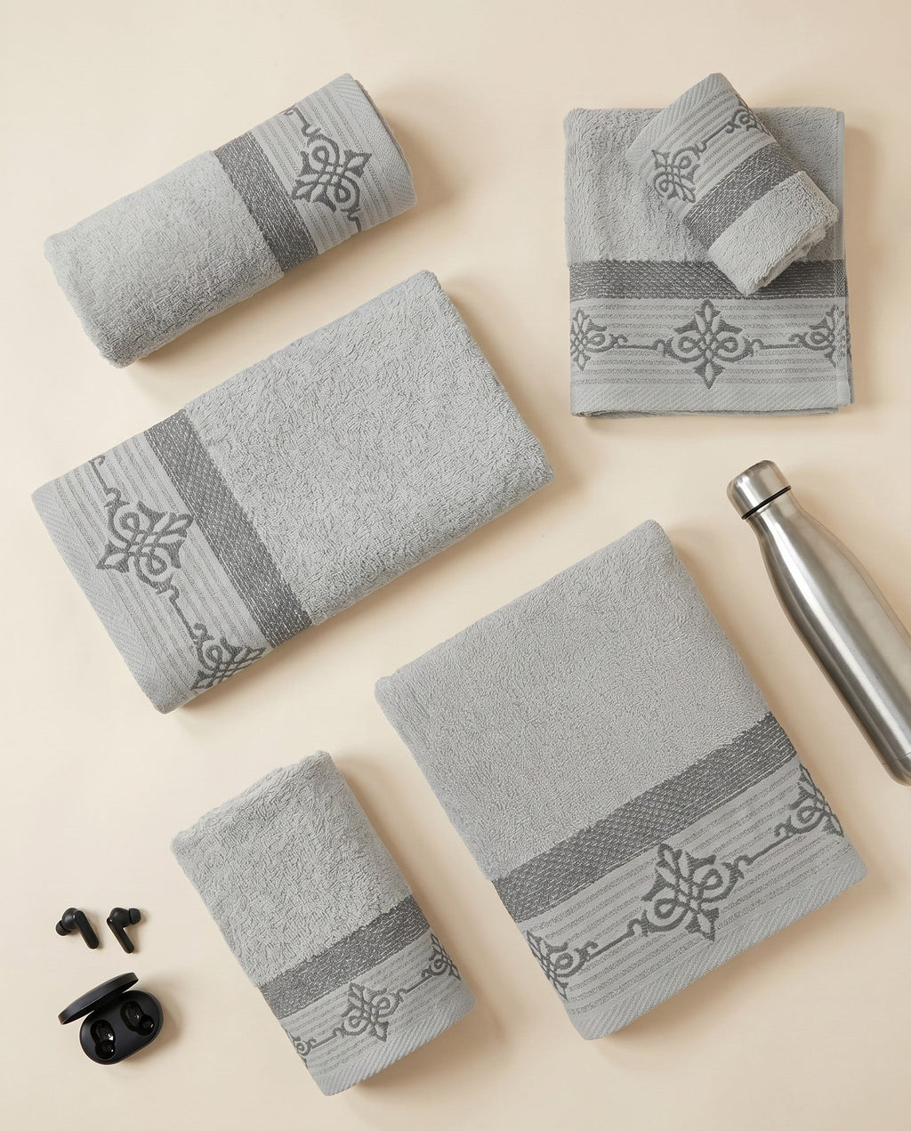 Linoa Gym Raha towel set — Grey — flat-lay