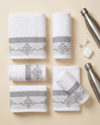 Linoa Gym Raha towel set — White — flat-lay
