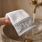 Linoa Spa Ritual — in-use detail