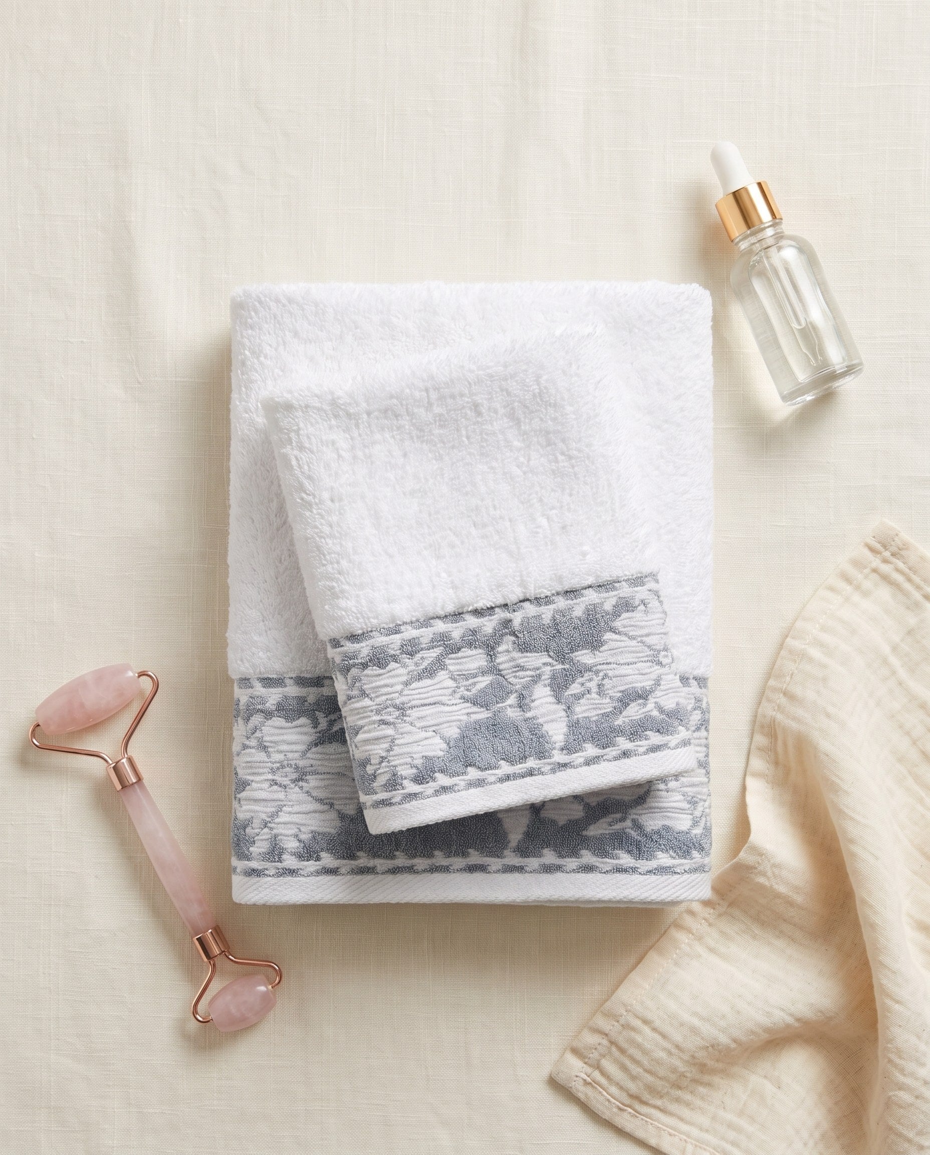 Linoa Spa Ritual — skincare flat-lay