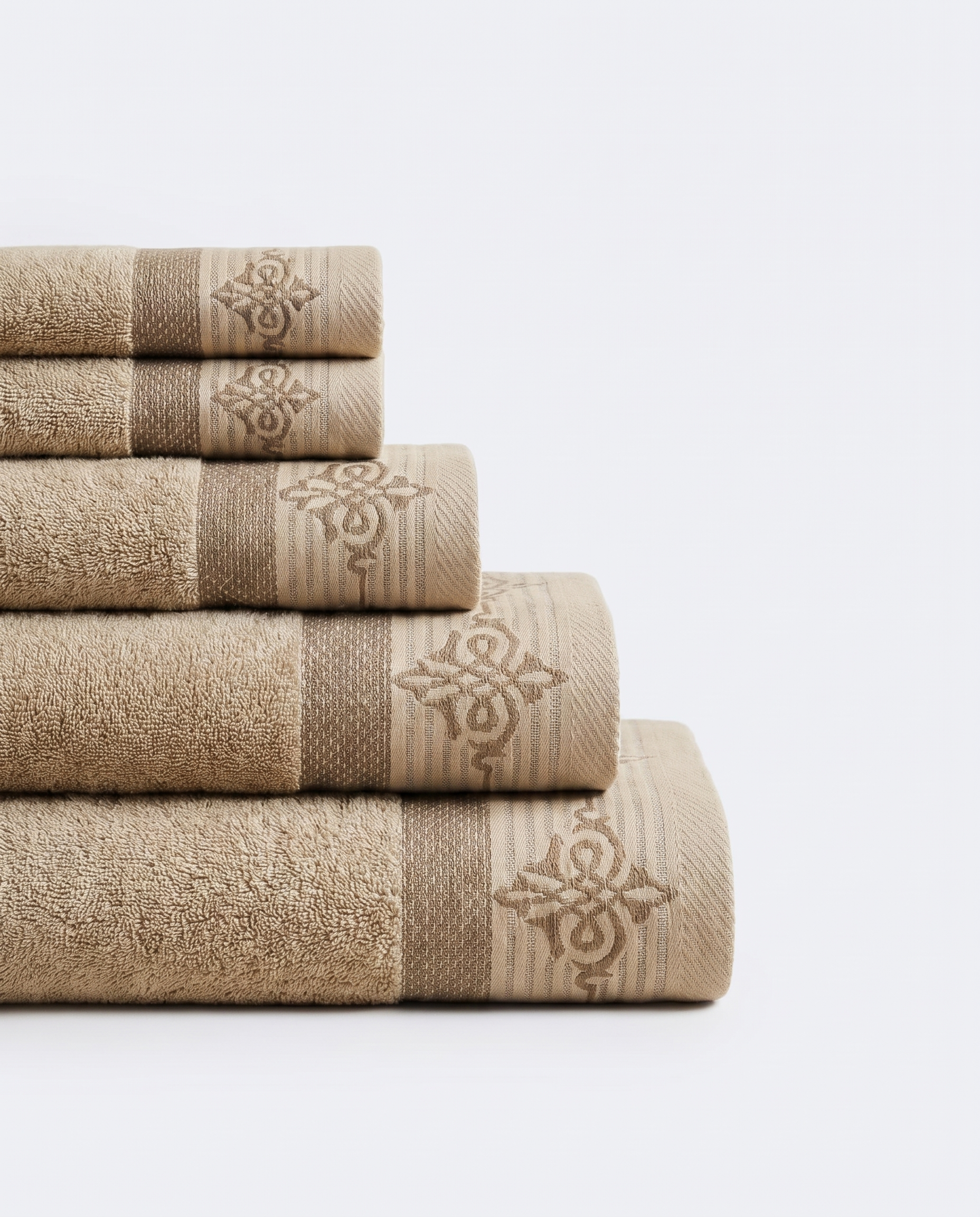 Linoa Travel Raha towel set, Sand colourway, hero shot