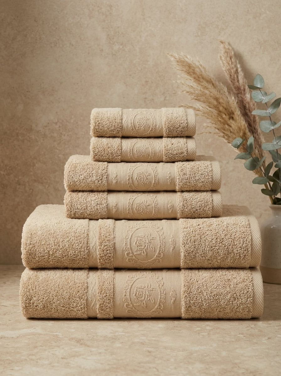 Linoa Signature Set · Fakhm 650 in Sand, 6-piece folded stack