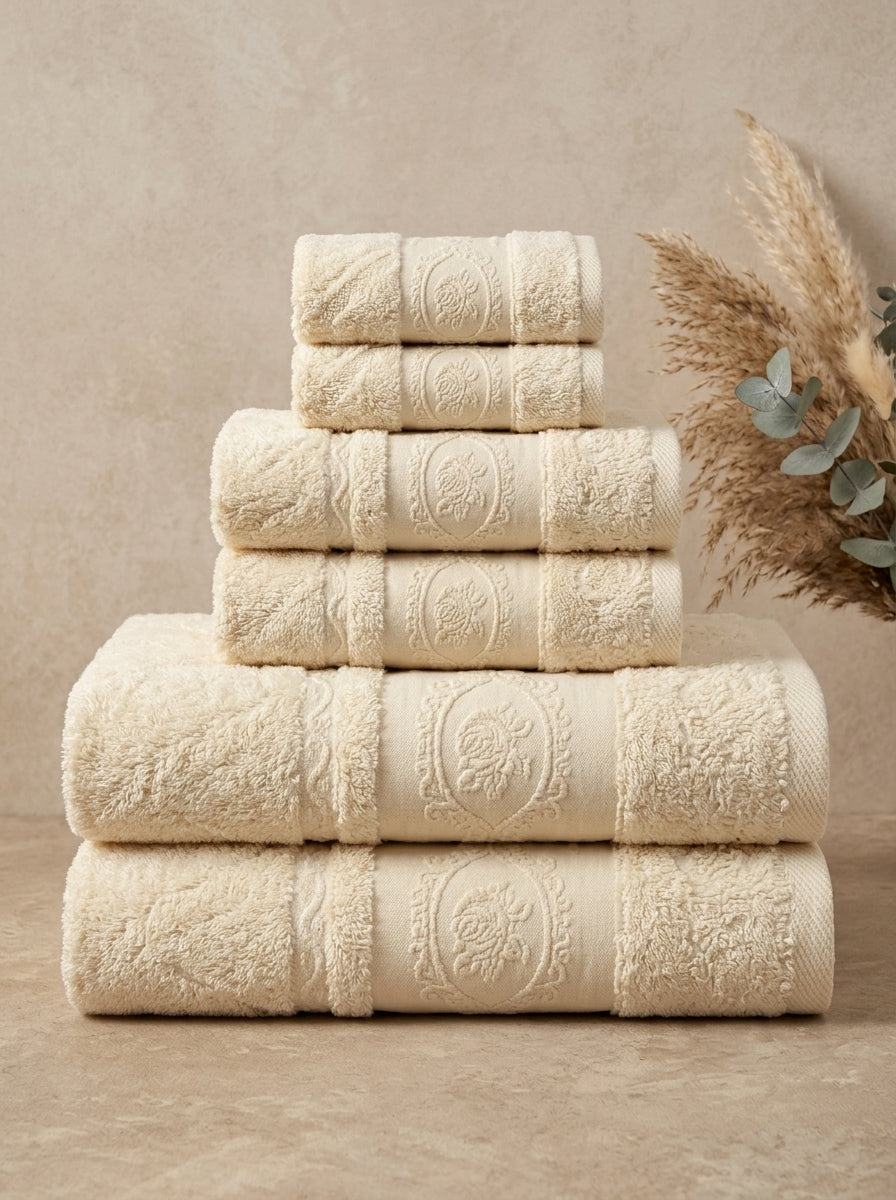 Linoa Signature Set · Fakhm 650 in Cream, 6-piece folded stack