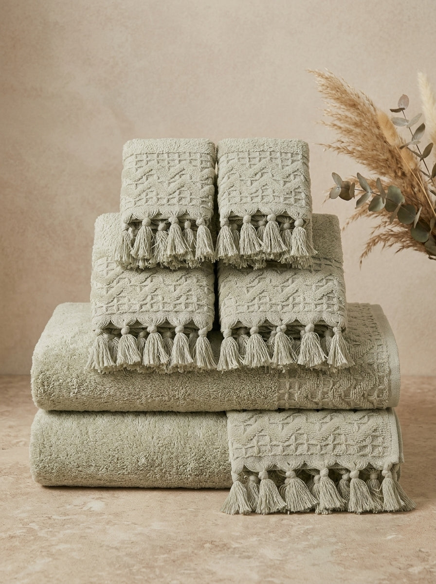 Linoa Everyday Set · Makhmal 550 in Sage, 6-piece folded stack